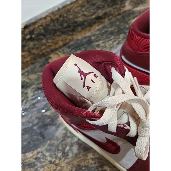 Nike Air Jordan 1 Mid SE Tiki Leaf Red Sail -Women Size 9 Men 7.5 - Picture 6 of 11